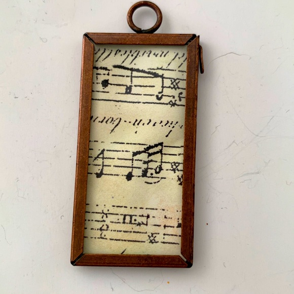 🎶 Music Lover’s Pendant 🎶 - Picture 2 of 4